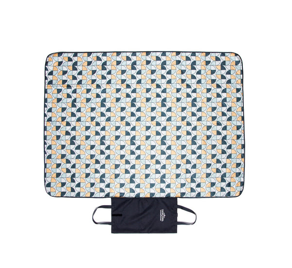 Tofino Towel Co. - The Excursion Packable & Water-Resistant Picnic Blanket 🇨🇦