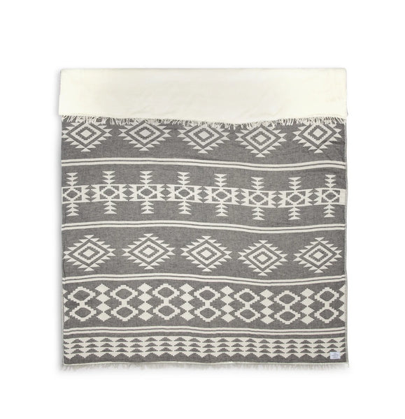 Tofino Towel Co. - The Beach Fleece Lined Throw