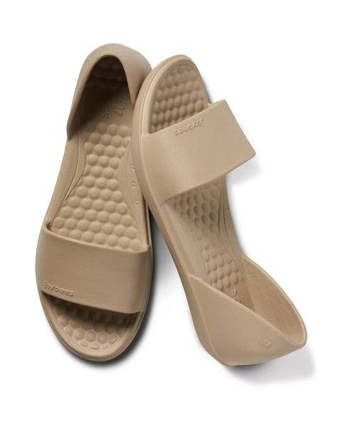 Joybees Women's Friday Flat
