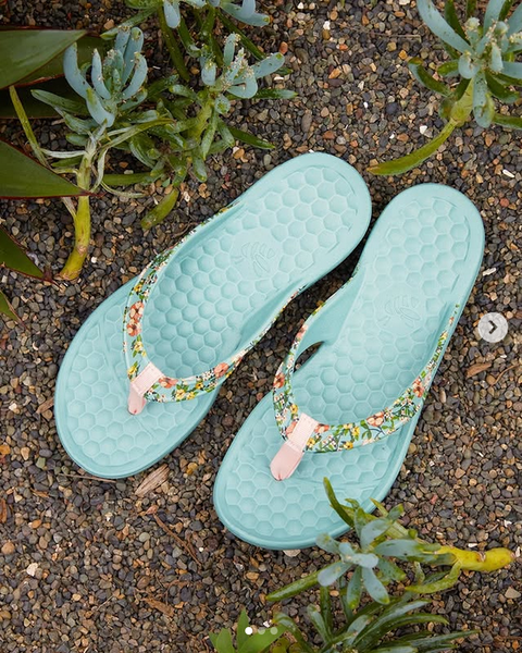 Joybees Women's Varsity Flip