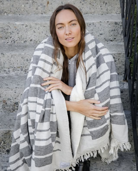 Tofino Towel Co. - The Vance Fleece Lined Throw 🇨🇦