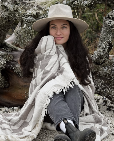 Tofino Towel Co. - The Vance Fleece Lined Throw 🇨🇦