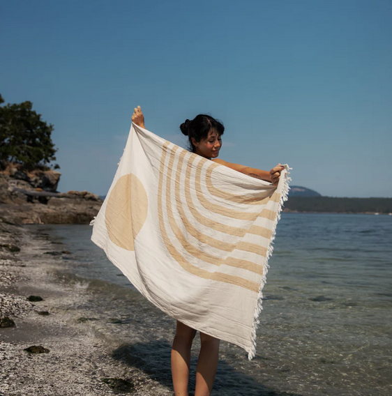 Tofino Towel Co. - The Retro Curve Beach Towel 🇨🇦