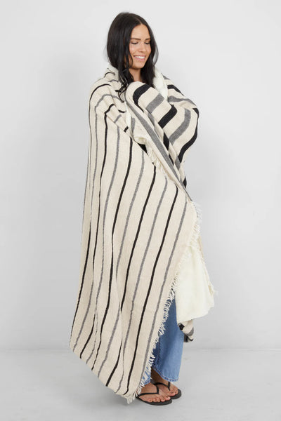 Tofino Towel Co. - The Winslow Fleece Lined Throw 🇨🇦