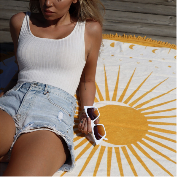 Tofino Towel Co. - The Velour Round Towel 🇨🇦