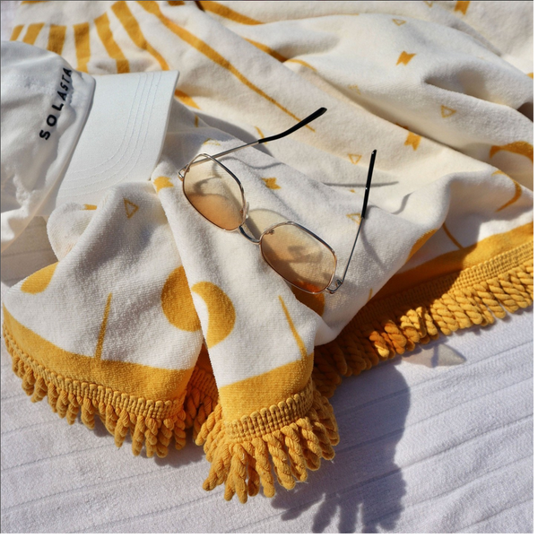 Tofino Towel Co. - The Velour Round Towel 🇨🇦