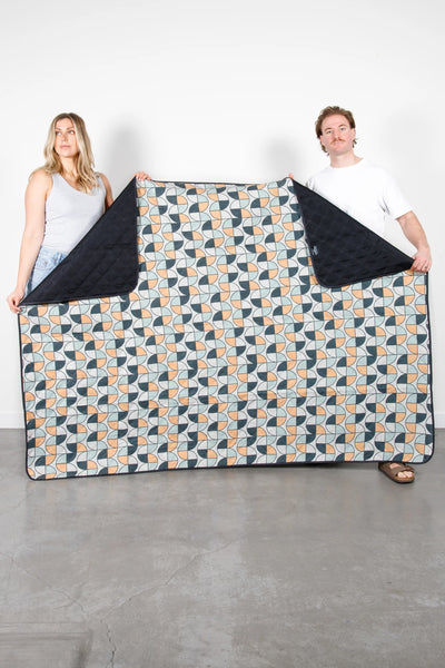 Tofino Towel Co. - The Excursion Packable & Water-Resistant Picnic Blanket 🇨🇦