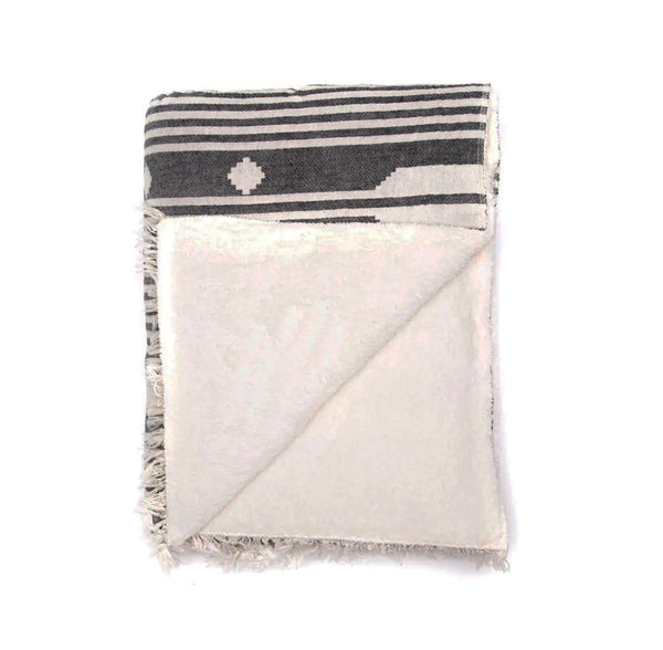 Tofino Towel Co. - The Arrow Fleece Lined Throw 🇨🇦