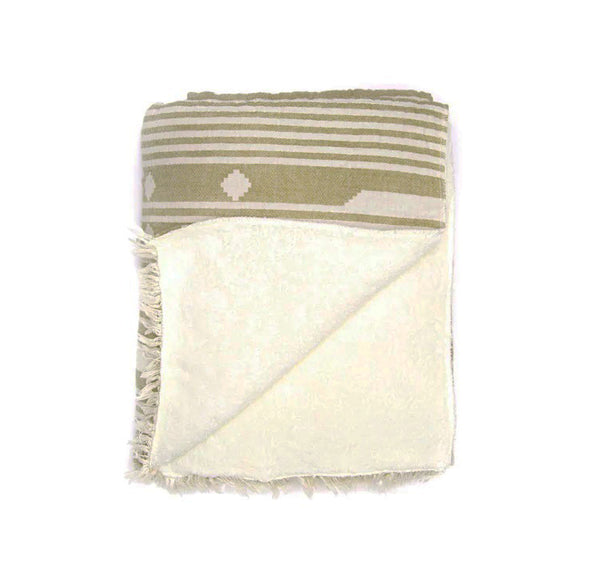 Tofino Towel Co. - The Arrow Fleece Lined Throw 🇨🇦