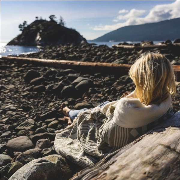 Tofino Towel Co. - The Arrow Fleece Lined Throw 🇨🇦